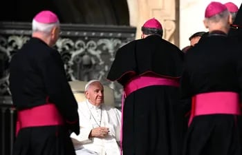 El papa Francisco hará pagar un alquiler a los cardenales. (AFP, archivo)