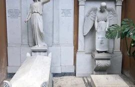 Las tumbas de las princesas en el Cementerio Teutónico, dentro del Vaticano estaban vacías. Lo descubrieron al buscar restos de Emanuela Orlandi, gracias a una pista anónima.