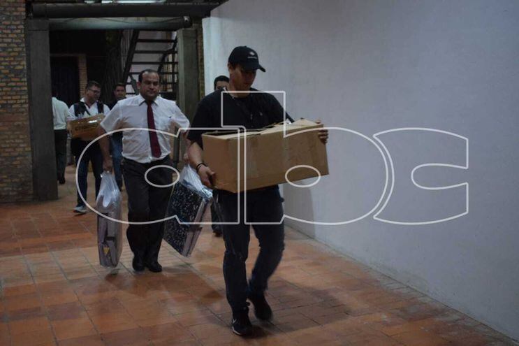 Documentos incautados de la Gobernación de Central por el fiscal Juan Ledesma el pasado viernes