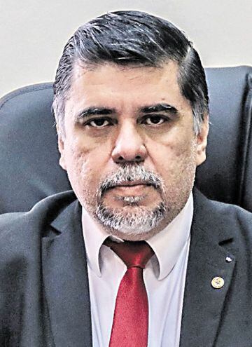 Ministro de Salud, Julio Borba.