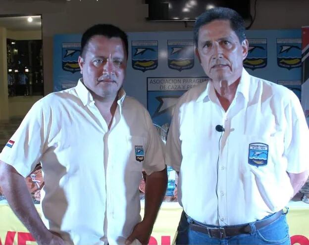 Los anfitriones, Joel Areco y Enrique Estaque, vice y presidente, respectivamente, del Club Asociación de Caza y Pesca.