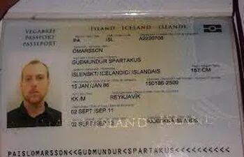 pasaporte-del-ciudadano-islandes-164559000000-1420320.jpg