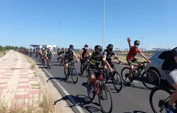 Los ciclistas salieron de la Costanera rumbo al Botánico donde se realizó la protesta.