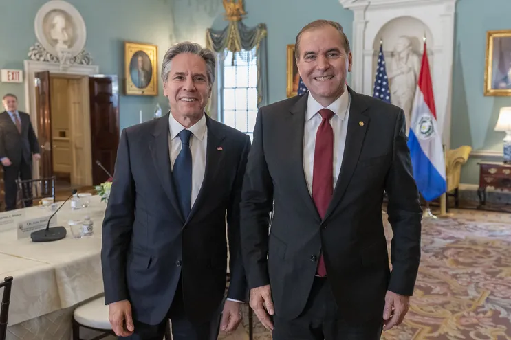 Antony Blinken, Secretario de Estado de Estados Unidos y Julio Arriola, Canciller de Paraguay.