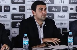 Marco Trovato, presidente de Olimpia, comparte su postura sobre el parate en el campeonato del fútbol paraguayo.