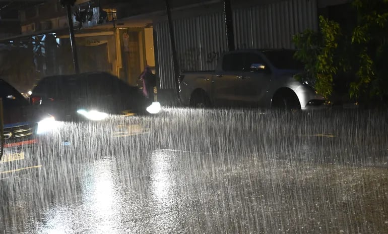 Lluvia en la ciudad de Asunción.