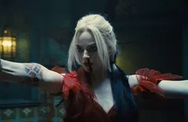 Margot Robbie en "El escuadrón suicida", que se estrena en cines de Paraguay el jueves.