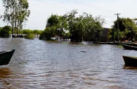 casas-totalmente-inundadas-por-aguas-del-rio-tebicuary-en-los-barrios-riberenos--213410000000-1647551.jpg