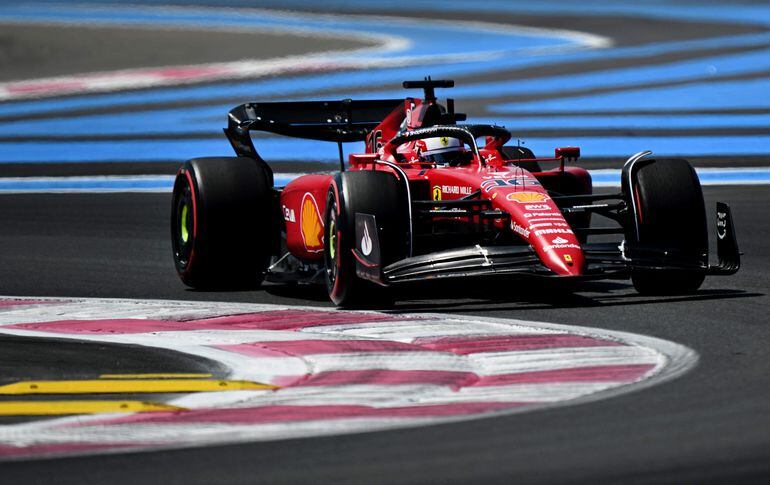 El Ferrari de Charles Leclerc durante el primer ensayo libre, el viernes 22 de julio, del Gran Premio de Francia en el Paul Ricart.