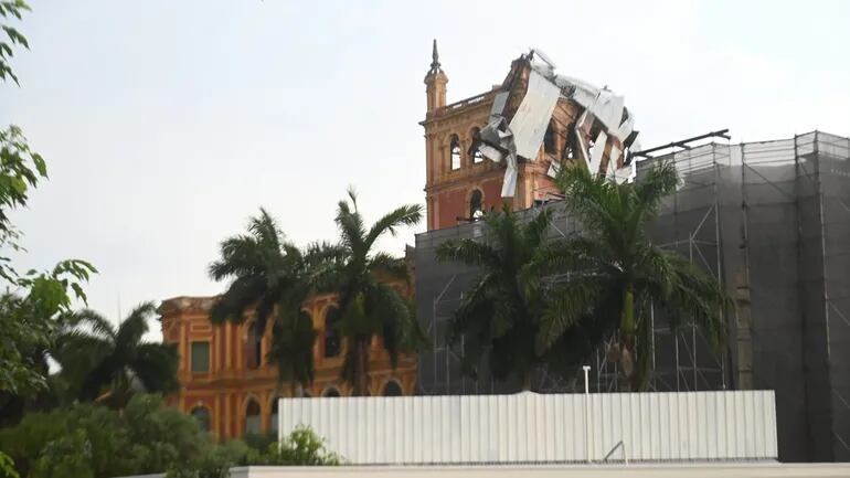 Palacio Gobierno Asunción tormenta