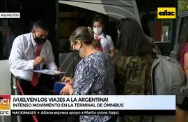 Abordan los pasajeros del primer viaje terrestre a la Argentina tras más de 1 año y medio