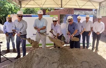 Directivos de MATRISA realizaron la palada inicial del Edificio Matrisa Boggiani, su nuevo emprendimiento inmobiliario en Asunción.
