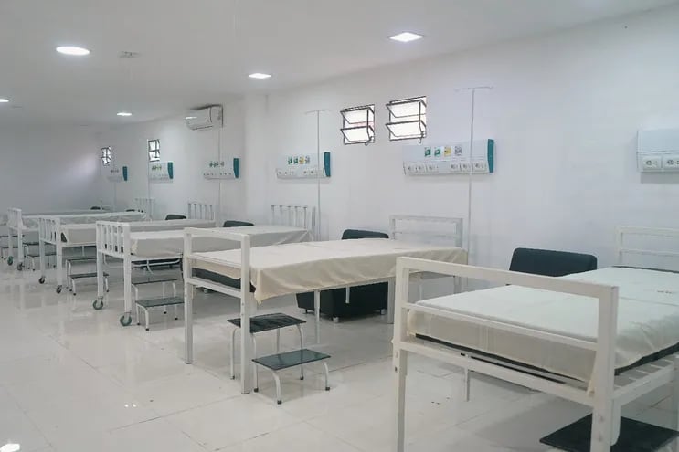 Sala acondicionada para internación UTI en el hospital pediátrico municipal de Encarnación.