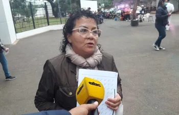 Enfermeras organizadas denuncian que las obligan a viajar desde Pedro Juan A Asunción para acompañar pacientes, y no les pagan.