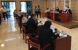 Los concejales recibieron en audiencia pública a  representantes de los ocupantes de la vereda.