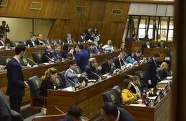 Las diferentes bancadas de la Cámara de Diputados designaron a sus representantes para las comisiones para analizar la intervención de tres municipios.