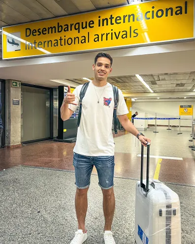 Damián Bobadilla, en su llegada a Brasil para sumarse al São Paulo.