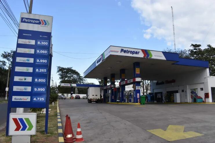 Las estaciones de servicio propias de Petropar son las que bajan G. 600 sus precios, cediendo la ganancia como operadora.