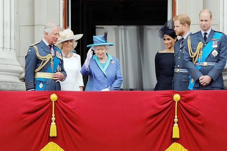 La reina Isabel II dará un mensaje televisivo el mismo día en que entrevistarán a su nieto Enrique y su esposa Meghan Markle.