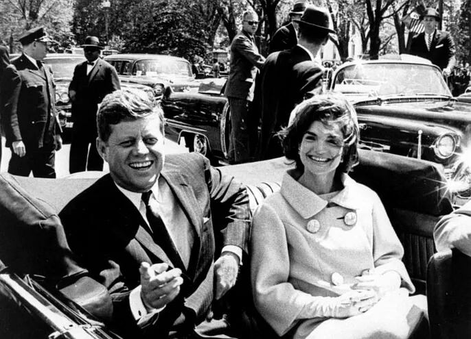 El presidente de EE.UU. John F. Kennedy y la primera Dama, Jacqueline Kennedy.