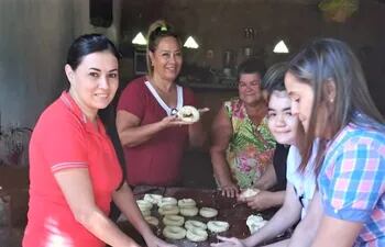 El chipa apó comunitario en la compañía Espartillar de Carapeguá