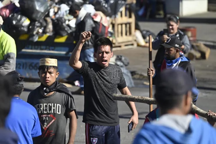 Payo Cubas llamó a los manifestantes a levantar las movilizaciones.