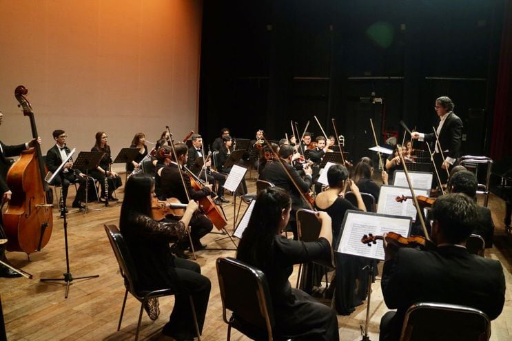 La Orquesta Sinfónica del Congreso Nacional.