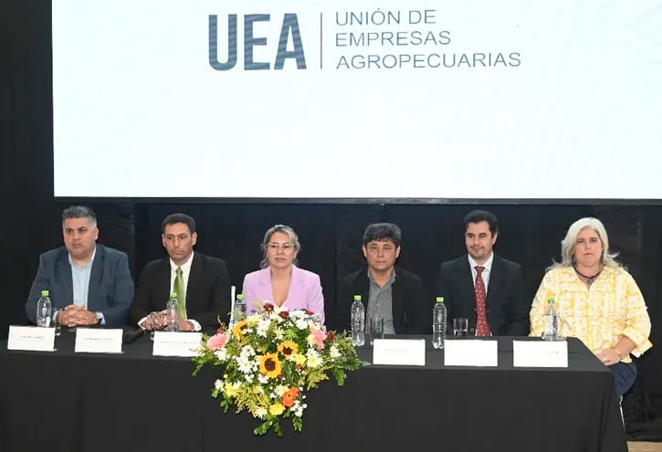 Integrantes de la UEA realizaron el lanzamiento de Innovar 2024 en la Senatur.