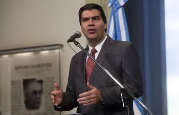 el-jefe-del-gabinete-de-ministros-de-argentina-jorge-capitanich-habla-durante-una-conferencia-de-prensa-en-la-casa-rosada-en-buenos-aires-efe-201026000000-1119400.jpg