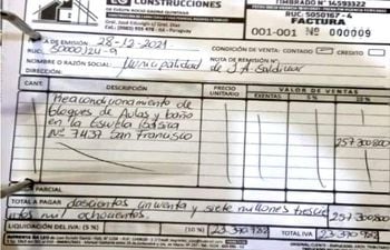 Una de las facturas del pago realizado a EG construcciones de Evelin Rocío Gaona Quintana, de parte de la municipalidad de J. Augusto Saldívar.