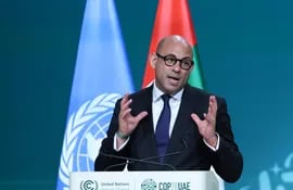 Simon Stiell, secretario ejecutivo de la Convención Marco de las Naciones Unidas sobre el Cambio Climático, durante la ceremonia de apertura de la Conferencia COP28 en Dubai, Emiratos Árabes Unidos.