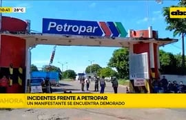 Primeros incidentes en manifestación de camioneros frente a la planta de Petropar