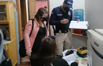 El allanamiento en Ciudad del Este estuvo encabezado por la fiscala Analía Rodríguez.