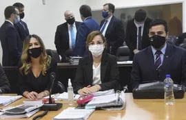 Natalia Fúster, Sussy Riquelme y Rodrigo Estigarribia, fiscales acusadores en el juicio oral por el caso de los audios filtrados del Jurado de Enjuiciamiento de Magistrados.