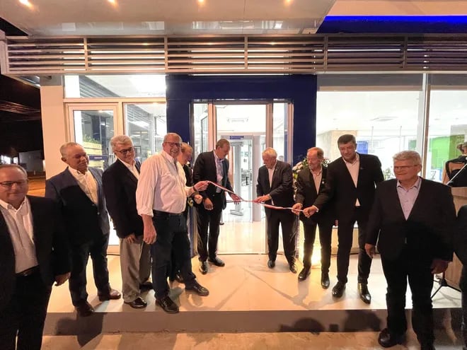 Directivos de Bancop oficializaron la inauguración de la nueva sucursal, ubicada en Loma Plata.