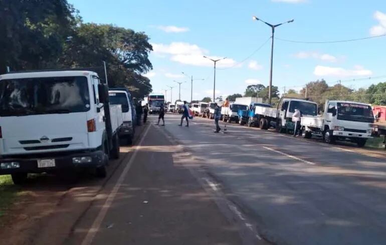 La jornada de protestas de los camioneros se desarrolló sin incidentes en Alto Paraná.