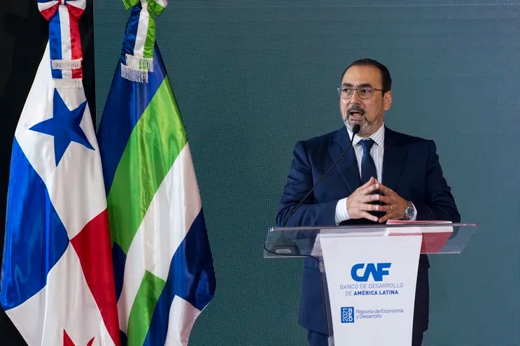 Sergio Díaz-Granados, presidente ejecutivo de CAF, en la presentación del RED 2021 en Panamá.