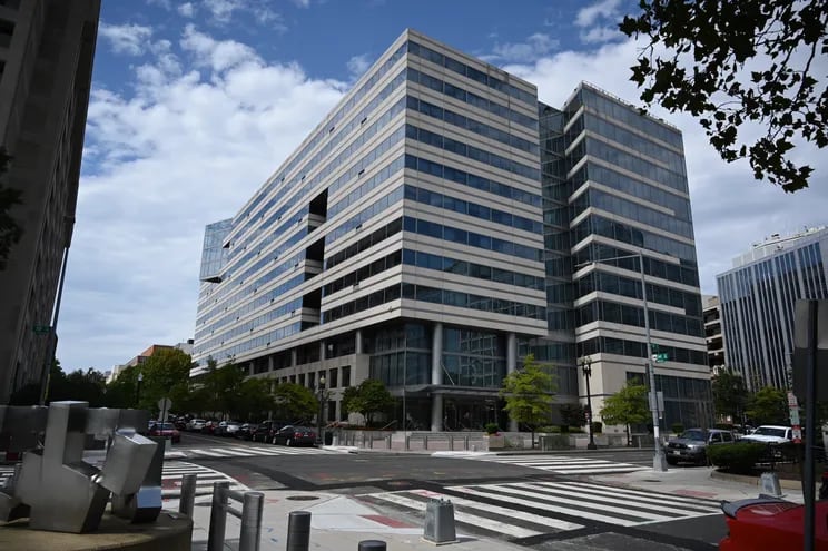 Esquina compartida por las sedes del Banco Mundial y el Fondo Monetario Internacional en Washington DC.