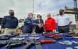 Piezas de armas incautadas por las autoridades de Aduanas de Chile.