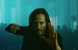 Keanu Reeves en "Matrix Resurrecciones", que llegará a cines en diciembre.