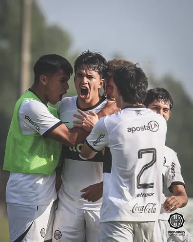 Los franjeados golearon 5-2 a Cerro Porteño