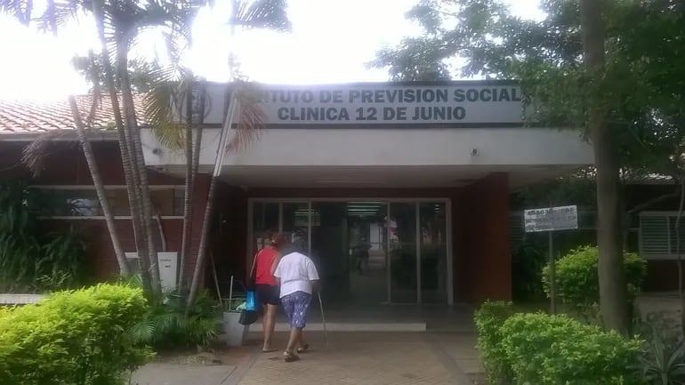 La Clínica 12 de Junio registra un importante movimiento de pacientes por dengue y chikunguña.