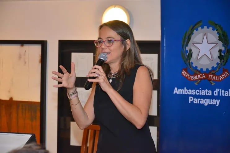 La Prof. María Cristina Brizzi ofrecerá un ciclo de conferencias, en el marco de la XXI Semana de la Lengua Italiana en el Mundo. También dictará hoy una charla en el Instituto Dante Alighieri.
