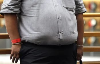 Eel 90 % de los pacientes que están ventilados  tienen la obesidad como un factor de riesgo muy determinante. Viene asociado con diabetes e hipertensión.