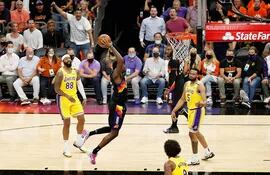 Los Angeles Lakers v Phoenix Suns - Game Five