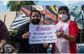 Pacientes oncológicos denuncian que persiste la falta de medicamentos contra el cáncer en el Incan.
