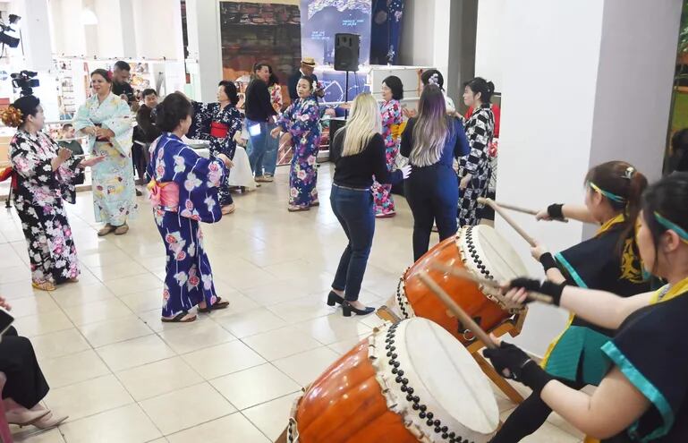 La danza tradicional comunitaria Bon Odori y el sonido del taiko (tambor japonés) estarán presentes en el festival Nihon Matsuri.