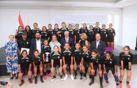 Cierre del programa “Campeonas. Con la Camiseta puesta por la igualdad”, lanzado con el objetivo de contribuir a la inclusión de niñas y adolescentes en el fútbol .