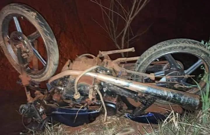 La motocicleta que conducía Rodrigo Antonio Vogel Foltz fue encontrada en la cuneta.