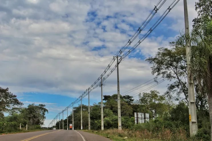 Itaipú concretó el primer desembolso de los US$ 203 millones para la ANDE, que se utilizarán para fortalecer el sistema eléctrico paraguayo.